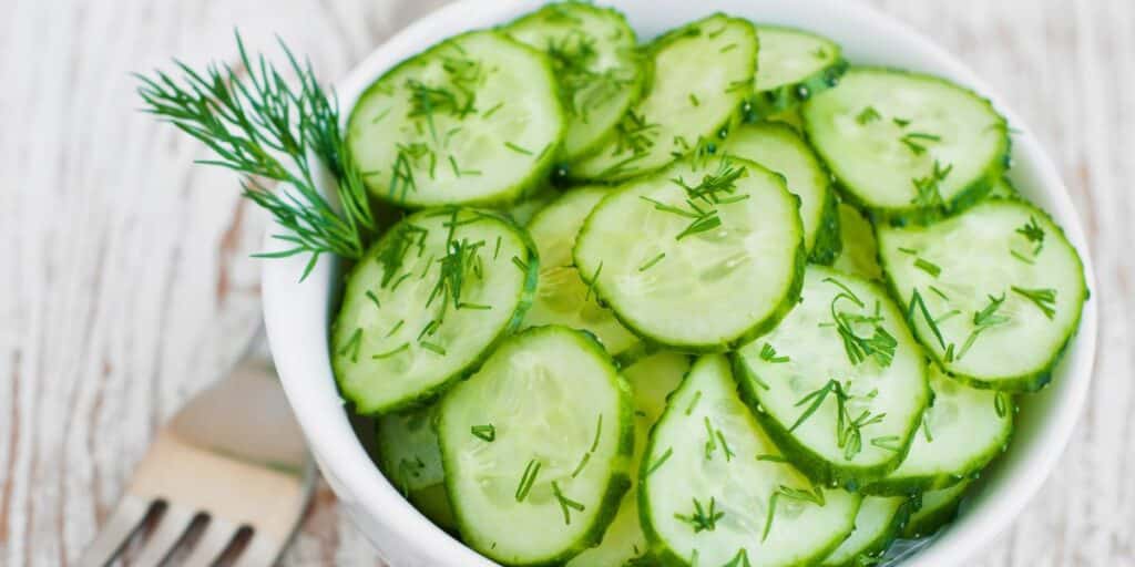 Entdecken Sie das Geheimrezept: Deutscher Gurkensalat (Gurkensalat), über den alle schwärmen!